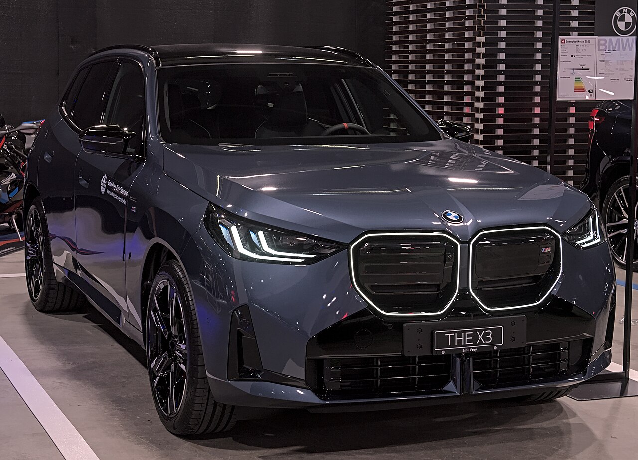 BMW M5: What Makes BMW's Hybrid Super Sedan Different